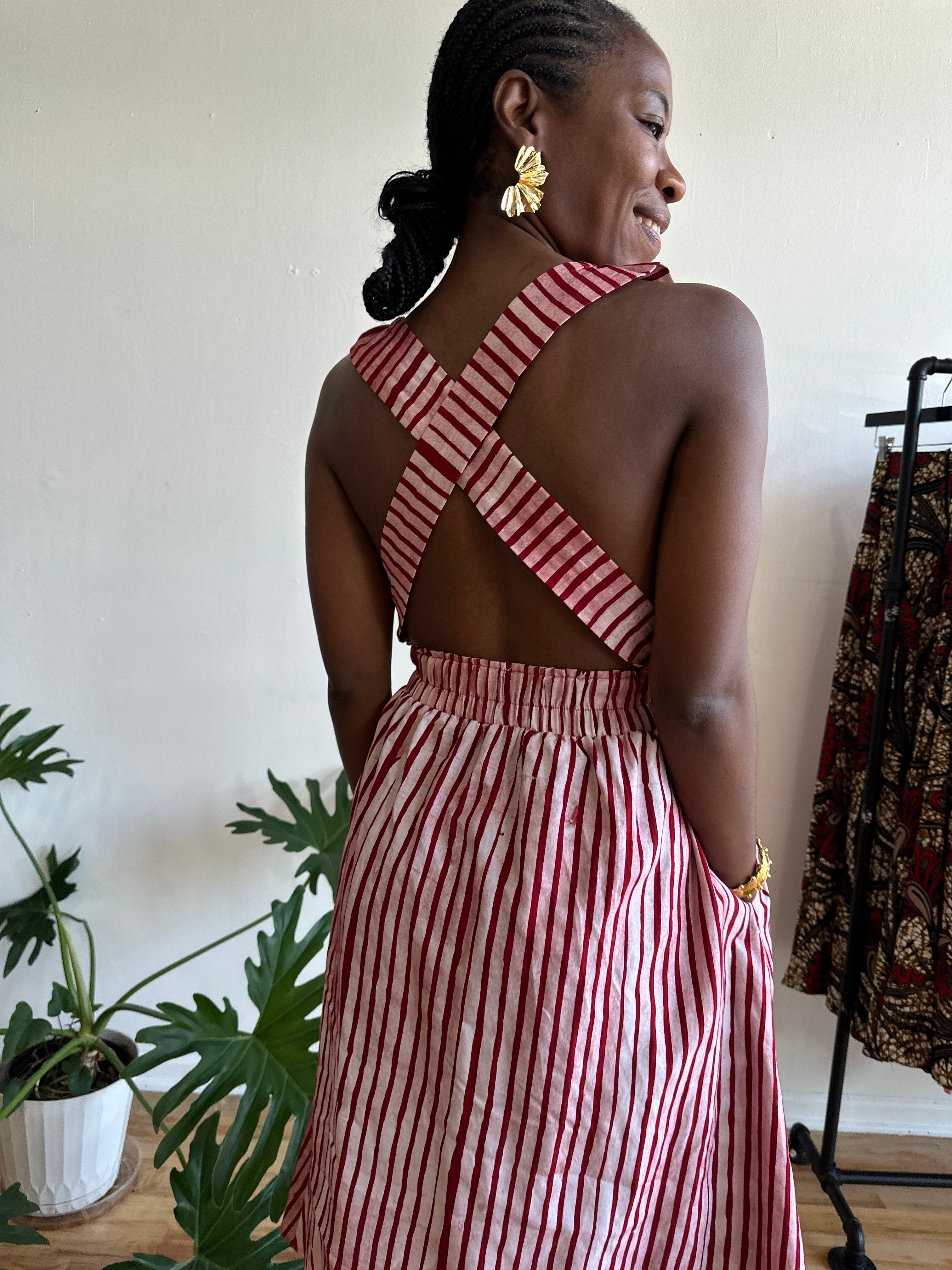 Crossback Dress – Red & White Batiki