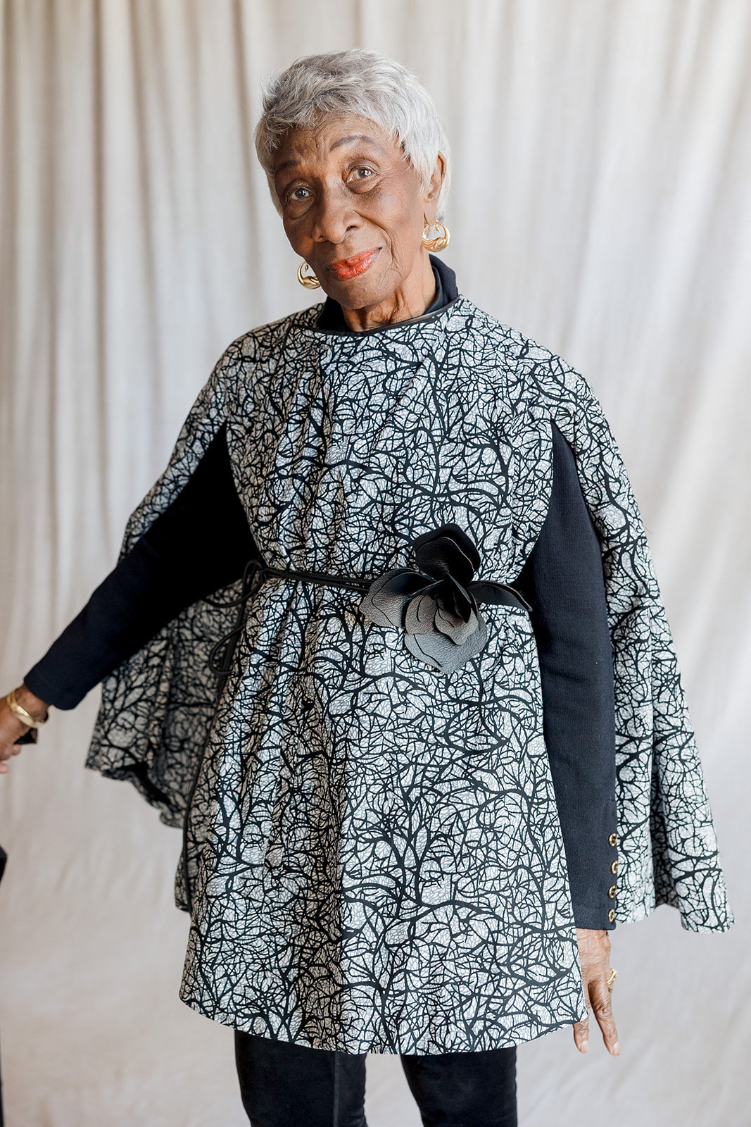 Jacket Inabebwa: Chapa Nyeusi na Nyeupe