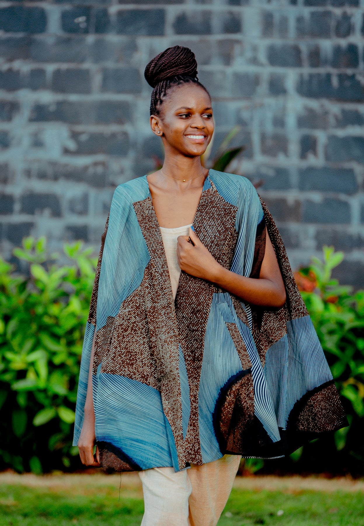 Ni Hushughulikia Jacket: Teal All Print