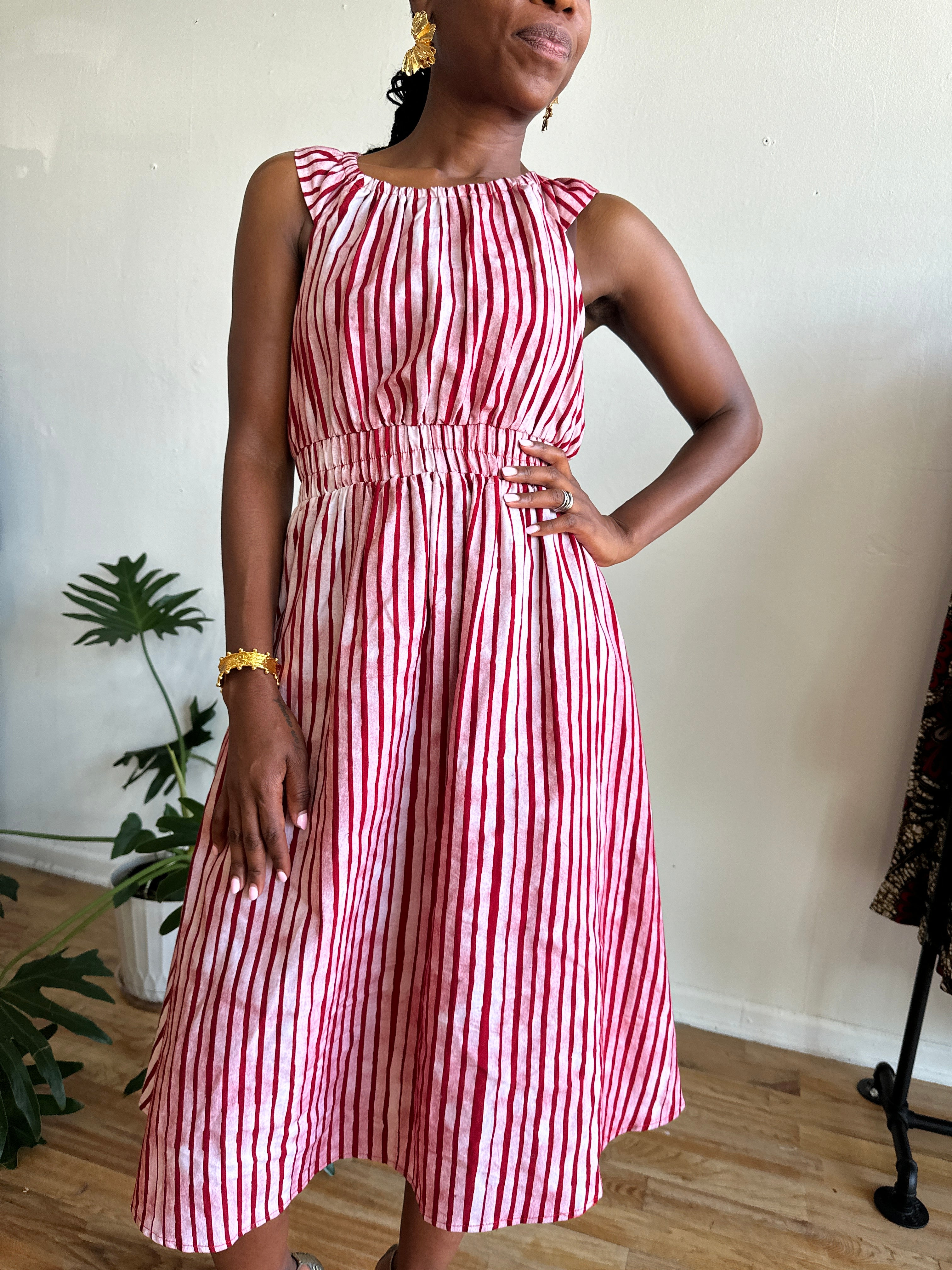 Crossback Dress – Red &amp; White Batiki