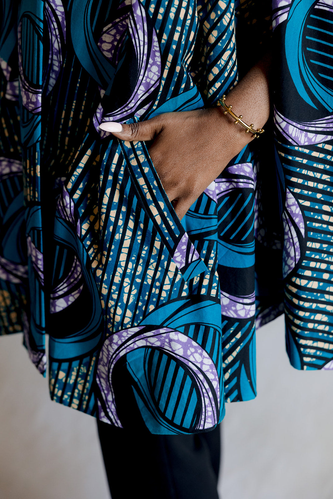 Ni Hushughulikia Jacket: Teal All Print